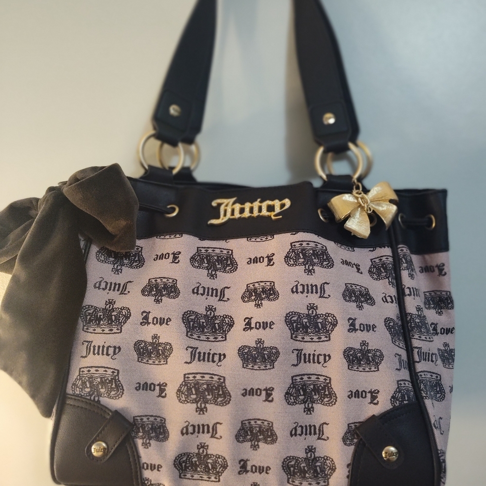 Juicy Couture Black and Cream Shoulder Bag